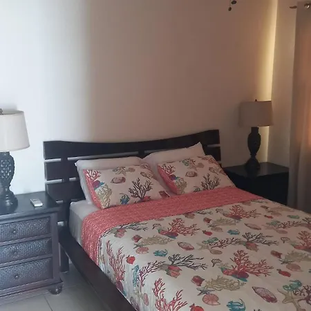 One Bedroom Apartment 1 Minute Walk To West Coast Beach! Saint James Exterior photo